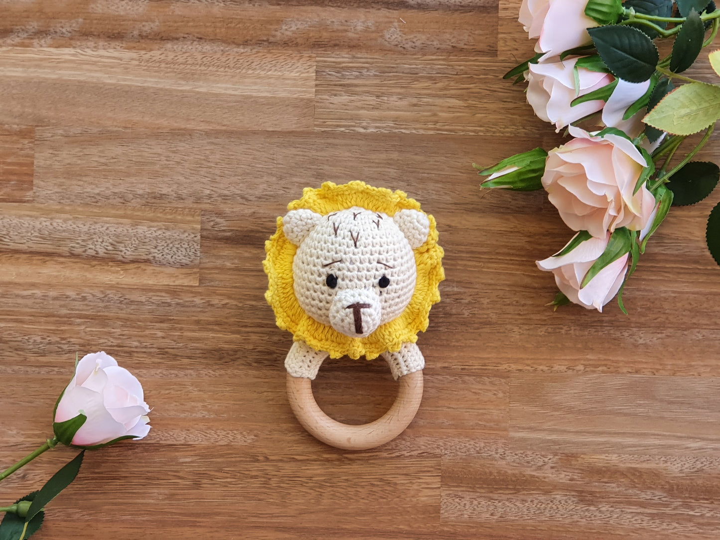 Crochet lion rattle