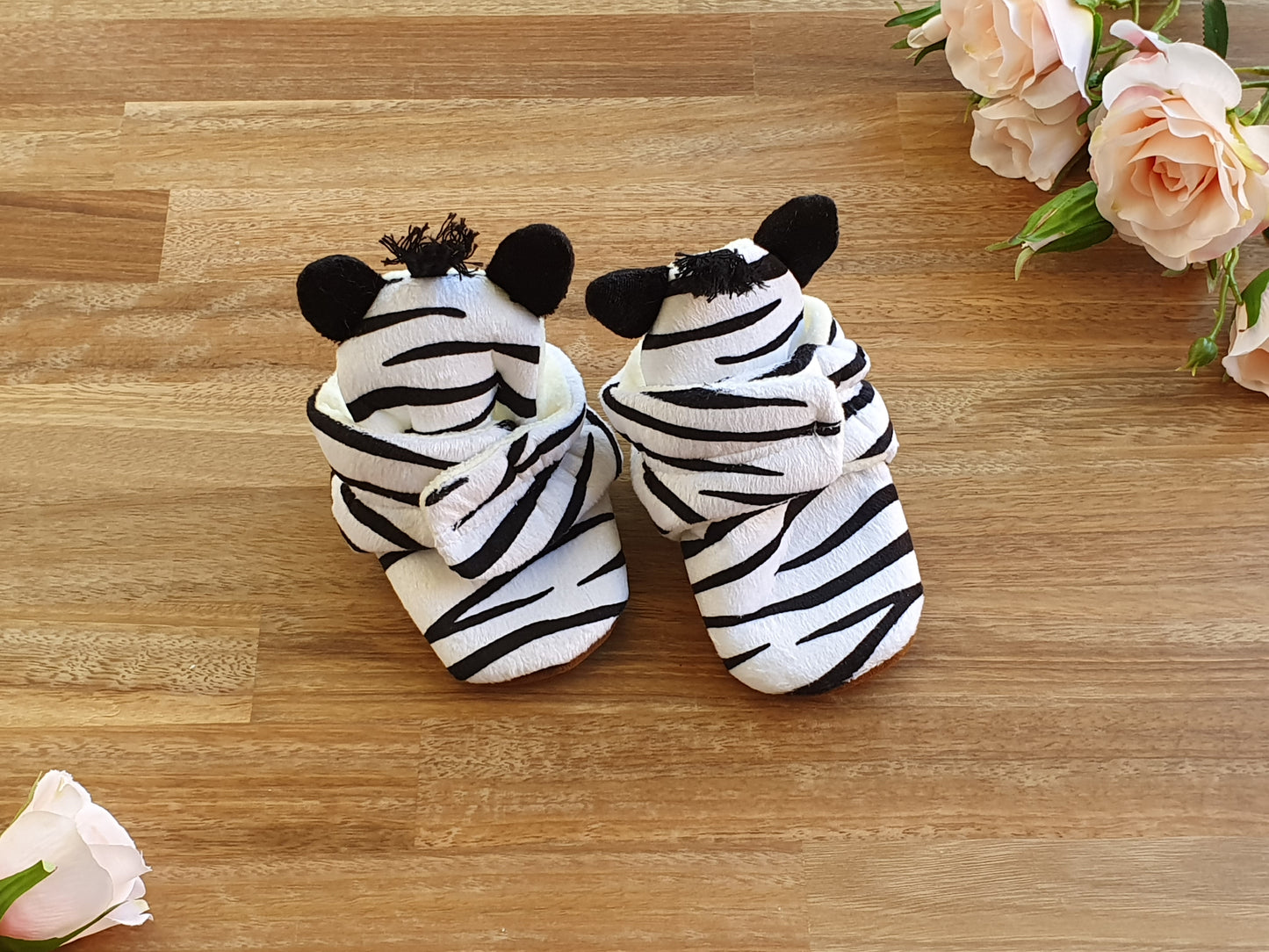 BABY GIFT BOX - Zebra boot / slippers